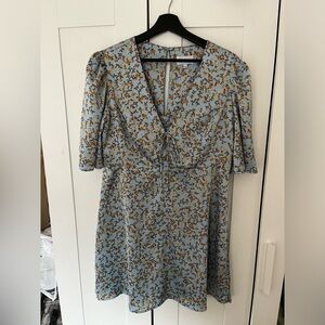 Park & Fifth blue floral short dress with puff sleeves